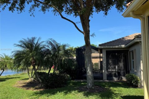 House in Boynton Beach, Florida 3 bedrooms, 150.04 sq.m. № 2057741 - photo 27