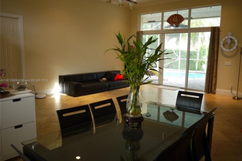 House in Plantation, Florida 4 bedrooms, 274.25 sq.m. № 1897700 - photo 5