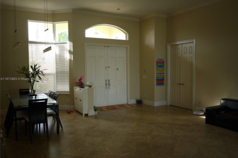 House in Plantation, Florida 4 bedrooms, 274.25 sq.m. № 1897700 - photo 7