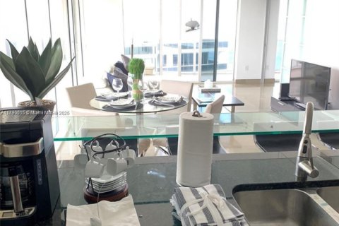 Condominio en alquiler en Hallandale Beach, Florida, 2 dormitorios, 135.45 m2 № 1696718 - foto 3