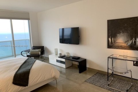 Condominio en alquiler en Hallandale Beach, Florida, 2 dormitorios, 135.45 m2 № 1696718 - foto 29