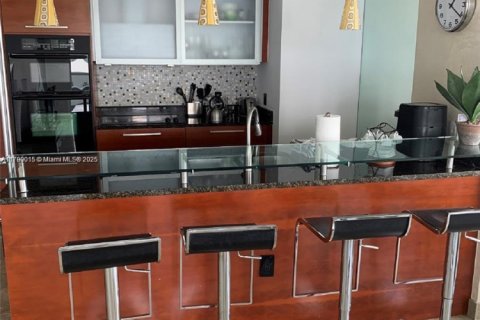 Condominio en alquiler en Hallandale Beach, Florida, 2 dormitorios, 135.45 m2 № 1696718 - foto 12