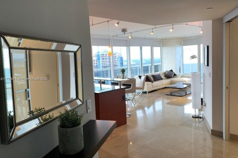 Condominio en alquiler en Hallandale Beach, Florida, 2 dormitorios, 135.45 m2 № 1696718 - foto 9
