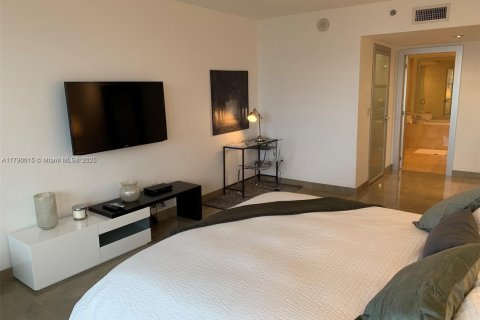 Condominio en alquiler en Hallandale Beach, Florida, 2 dormitorios, 135.45 m2 № 1696718 - foto 30