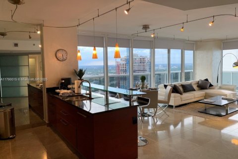 Condominio en alquiler en Hallandale Beach, Florida, 2 dormitorios, 135.45 m2 № 1696718 - foto 16