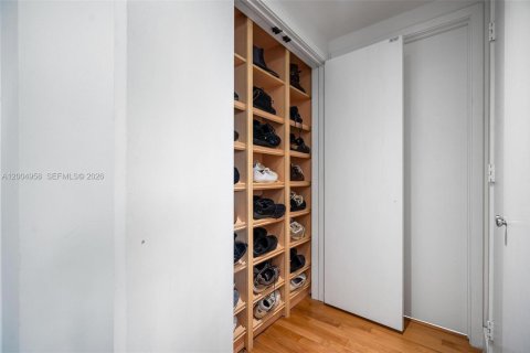 Купить кондоминиум в Майами, Флорида 2 спальни, 135.64м2, № 2091340 - фото 13