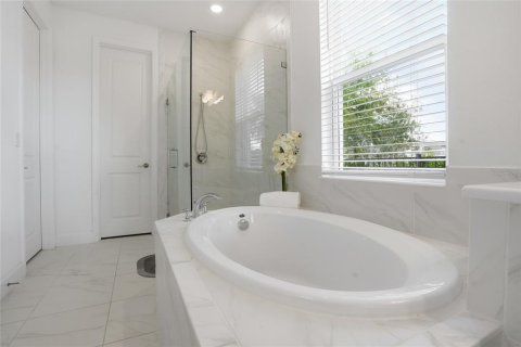 Villa ou maison à vendre à Wesley Chapel, Floride: 6 chambres, 388.42 m2 № 2142297 - photo 25