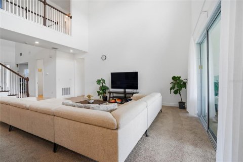 Villa ou maison à vendre à Wesley Chapel, Floride: 6 chambres, 388.42 m2 № 2142297 - photo 8