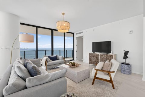 Condo in Pompano Beach, Florida, 4 bedrooms  № 2027323 - photo 20