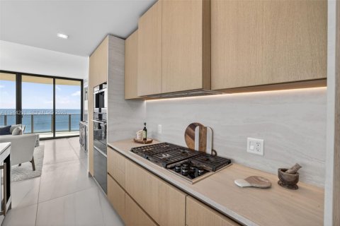 Condo in Pompano Beach, Florida, 4 bedrooms  № 2027323 - photo 17