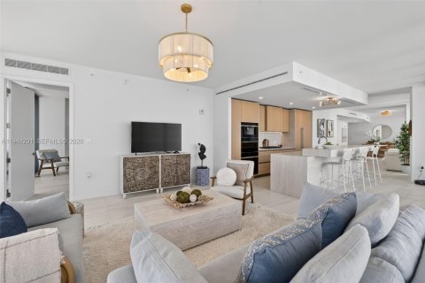 Condo in Pompano Beach, Florida, 4 bedrooms  № 2027323 - photo 21