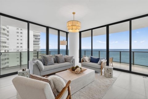 Condo in Pompano Beach, Florida, 4 bedrooms  № 2027323 - photo 19