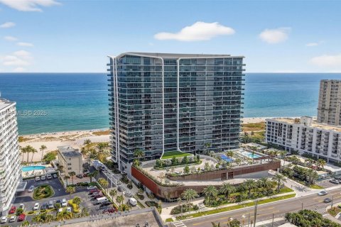 Condo in Pompano Beach, Florida, 4 bedrooms  № 2027323 - photo 3