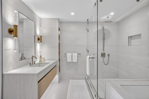 Condo in Pompano Beach, Florida, 4 bedrooms  № 2027323 - photo 7