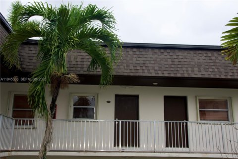 Condominio en Miami, Florida, 2 dormitorios  № 2002405