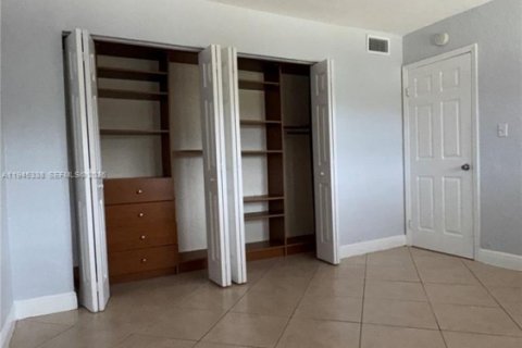 Condominio en venta en Miami, Florida, 2 dormitorios, 80.45 m2 № 2002405 - foto 12