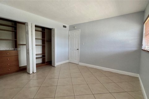 Condominio en venta en Miami, Florida, 2 dormitorios, 80.45 m2 № 2002405 - foto 10