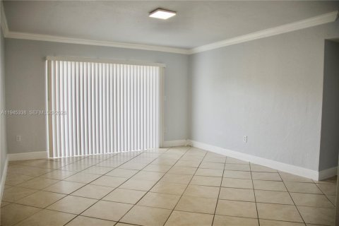 Condominio en venta en Miami, Florida, 2 dormitorios, 80.45 m2 № 2002405 - foto 8