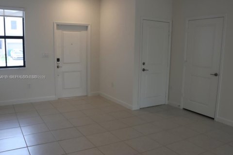 Adosado en venta en Homestead, Florida, 3 dormitorios, 133.97 m2 № 2432018 - foto 2