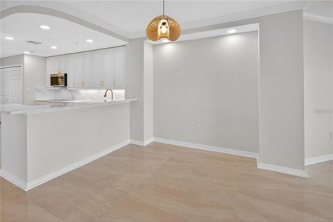 Copropriété à louer à Sarasota, Floride: 2 chambres, 149.39 m2 № 2103177 - photo 13