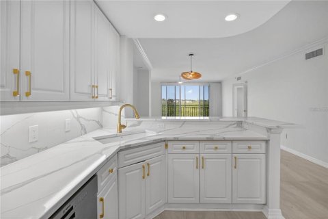 Copropriété à louer à Sarasota, Floride: 2 chambres, 149.39 m2 № 2103177 - photo 9