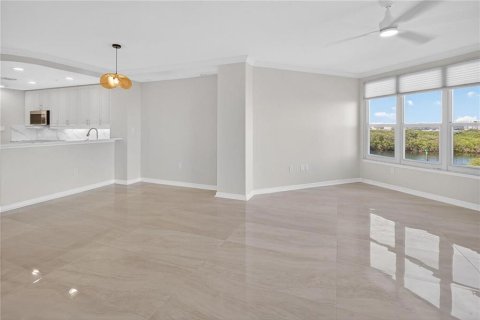 Copropriété à louer à Sarasota, Floride: 2 chambres, 149.39 m2 № 2103177 - photo 16