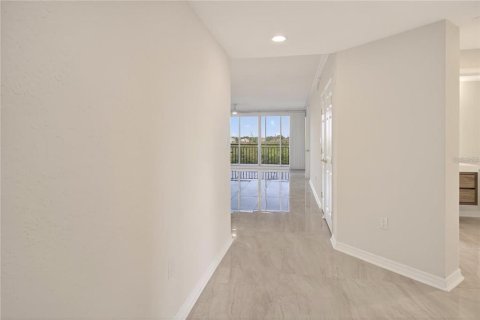 Copropriété à louer à Sarasota, Floride: 2 chambres, 149.39 m2 № 2103177 - photo 6
