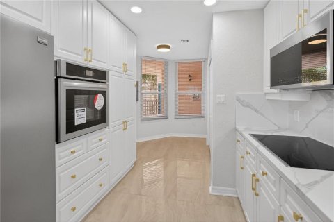 Copropriété à louer à Sarasota, Floride: 2 chambres, 149.39 m2 № 2103177 - photo 10