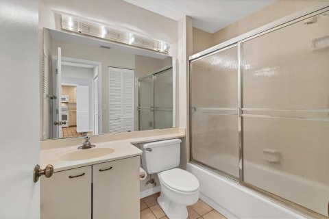 Купить виллу или дом в Сарасота, Флорида 6 комнат, 125.51м2, № 1914113 - фото 24