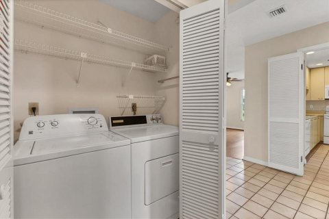 Купить виллу или дом в Сарасота, Флорида 6 комнат, 125.51м2, № 1914113 - фото 25