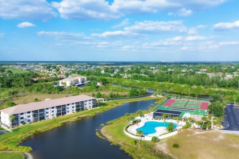 Condo in Punta Gorda, Florida, 2 bedrooms  № 867357 - photo 4