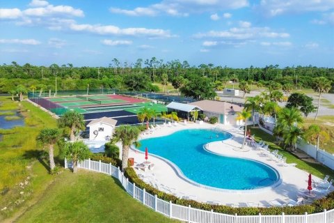 Condo in Punta Gorda, Florida, 2 bedrooms  № 867357 - photo 27