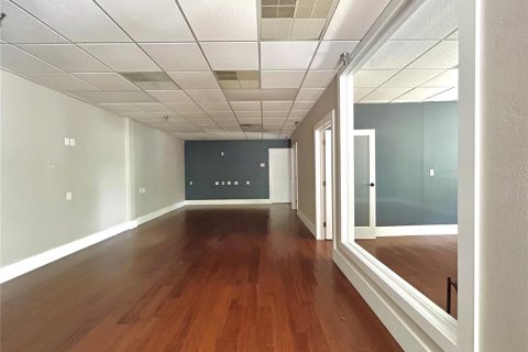 Immobilier commercial à louer à Gainesville, Floride: 139.91 m2 № 2108184 - photo 4