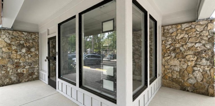 Immobilier commercial à Gainesville, Floride 139.91 m2 № 2108184