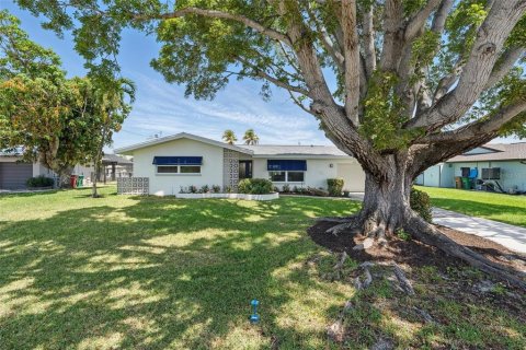 House in Cape Coral, Florida 3 bedrooms, 123.93 sq.m. № 1851351 - photo 5