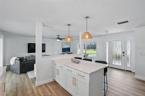 House in Cape Coral, Florida 3 bedrooms, 123.93 sq.m. № 1851351 - photo 13