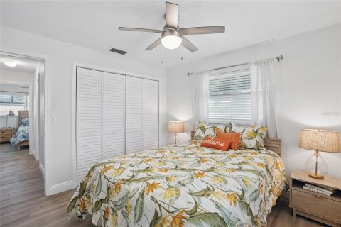 House in Cape Coral, Florida 3 bedrooms, 123.93 sq.m. № 1851351 - photo 30