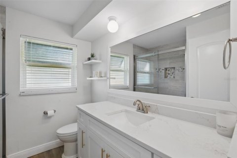 House in Cape Coral, Florida 3 bedrooms, 123.93 sq.m. № 1851351 - photo 29