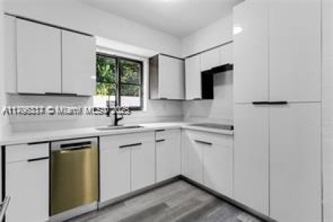 Villa ou maison à louer à Coral Gables, Floride: 3 chambres, 135.64 m2 № 1738253 - photo 7
