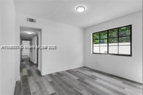 Villa ou maison à louer à Coral Gables, Floride: 3 chambres, 135.64 m2 № 1738253 - photo 6
