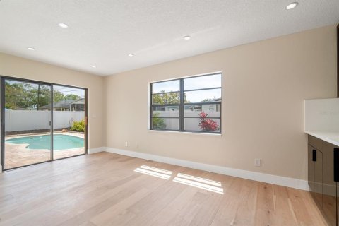 House in Dunedin, Florida 3 bedrooms, 148.09 sq.m. № 1757089 - photo 16
