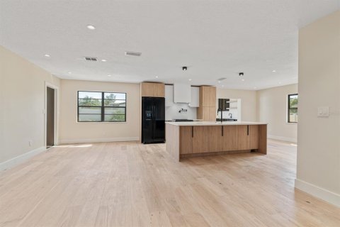 House in Dunedin, Florida 3 bedrooms, 148.09 sq.m. № 1757089 - photo 6