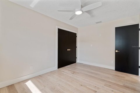House in Dunedin, Florida 3 bedrooms, 148.09 sq.m. № 1757089 - photo 24