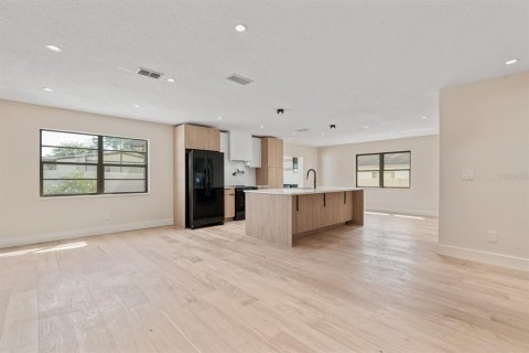 House in Dunedin, Florida 3 bedrooms, 148.09 sq.m. № 1757089 - photo 7