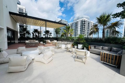 Condo in Miami, Florida, 1 bedroom № 1987506 - photo 13