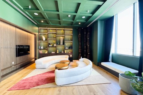 Condo in Miami, Florida, 1 bedroom № 1987506 - photo 2