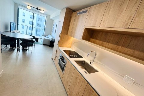 Condo in Miami, Florida, 1 bedroom № 1987506 - photo 16