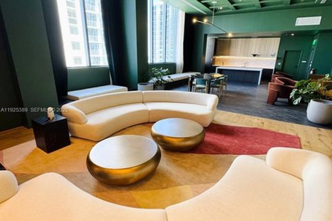 Condo in Miami, Florida, 1 bedroom № 1987506 - photo 3