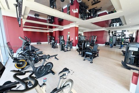 Condo in Miami, Florida, 1 bedroom № 1987506 - photo 9