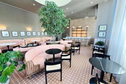 Condo in Miami, Florida, 1 bedroom № 1987506 - photo 6